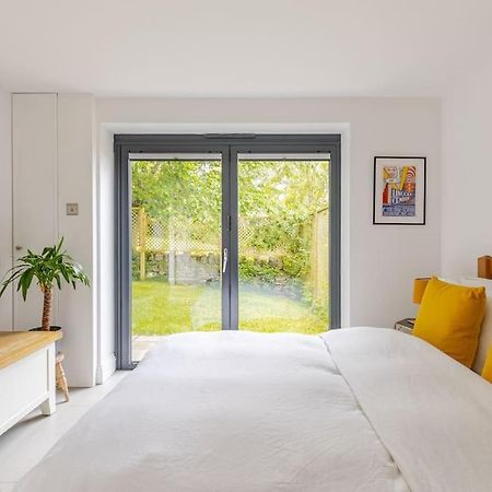Cosy Cotswolds Retreat Near Bath & Castle Combe Apartment ชิปเพแนม ภายนอก รูปภาพ