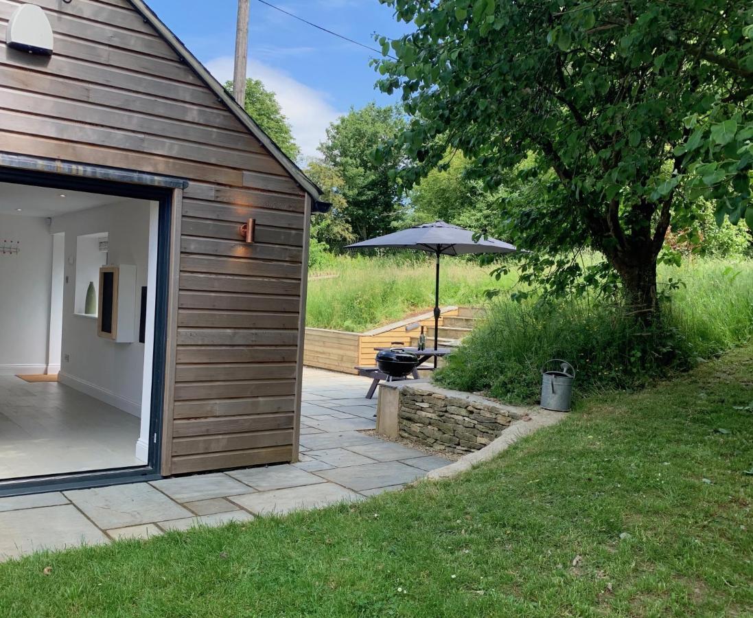 Cosy Cotswolds Retreat Near Bath & Castle Combe Apartment ชิปเพแนม ภายนอก รูปภาพ