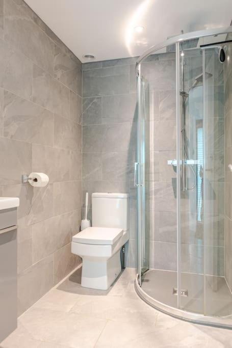 Cosy Cotswolds Retreat Near Bath & Castle Combe Apartment ชิปเพแนม ภายนอก รูปภาพ