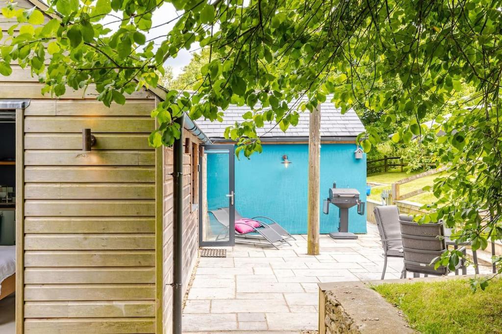 Cosy Cotswolds Retreat Near Bath & Castle Combe Apartment ชิปเพแนม ภายนอก รูปภาพ