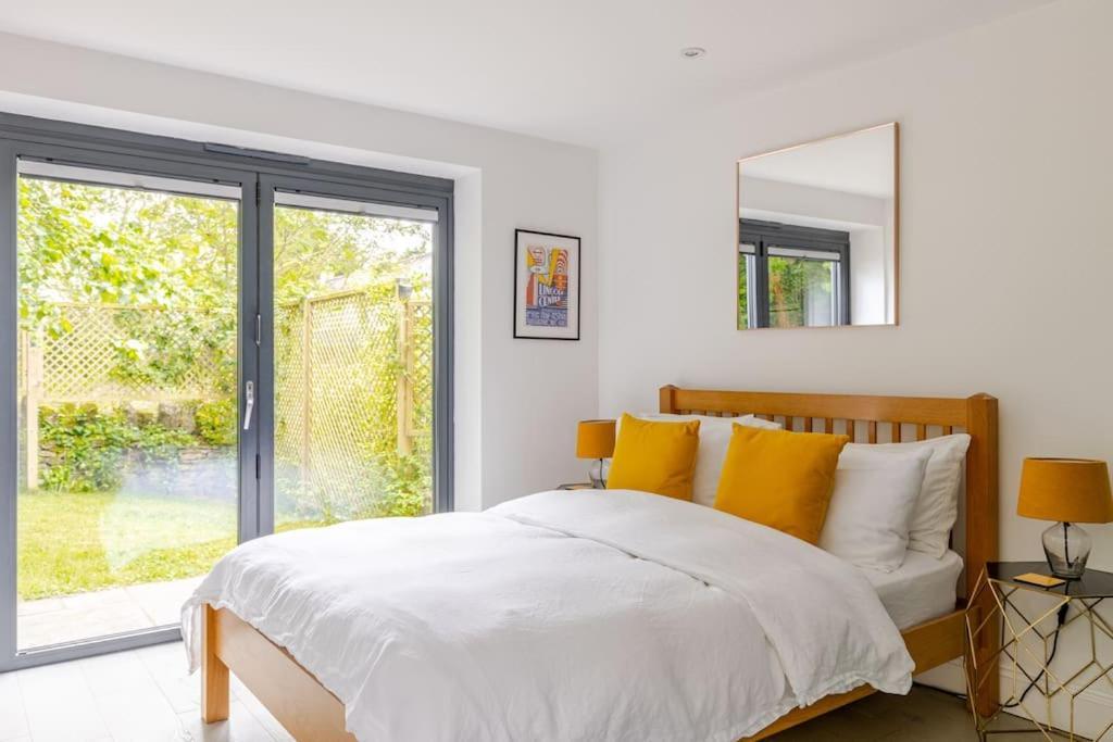 Cosy Cotswolds Retreat Near Bath & Castle Combe Apartment ชิปเพแนม ภายนอก รูปภาพ