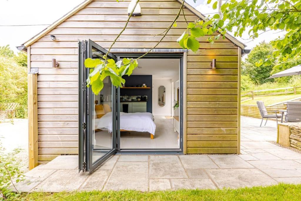 Cosy Cotswolds Retreat Near Bath & Castle Combe Apartment ชิปเพแนม ภายนอก รูปภาพ
