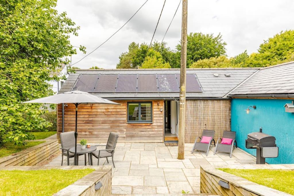 Cosy Cotswolds Retreat Near Bath & Castle Combe Apartment ชิปเพแนม ภายนอก รูปภาพ